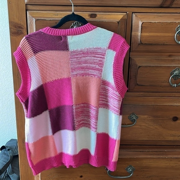 BIBI Women’s Pink And White Sleeveless Sweater Size Large NWT - Picture 4 of 8